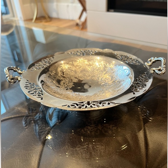 Silver - Picture 2 of 2